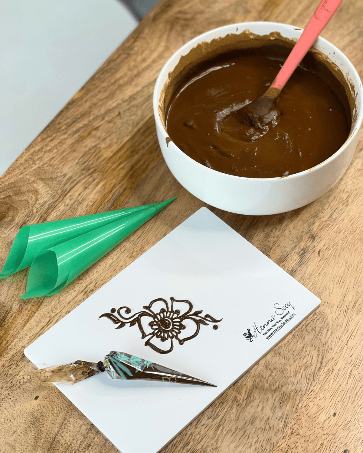 Acrylic Practice Board for Henna Tattoos - Henna Sooq